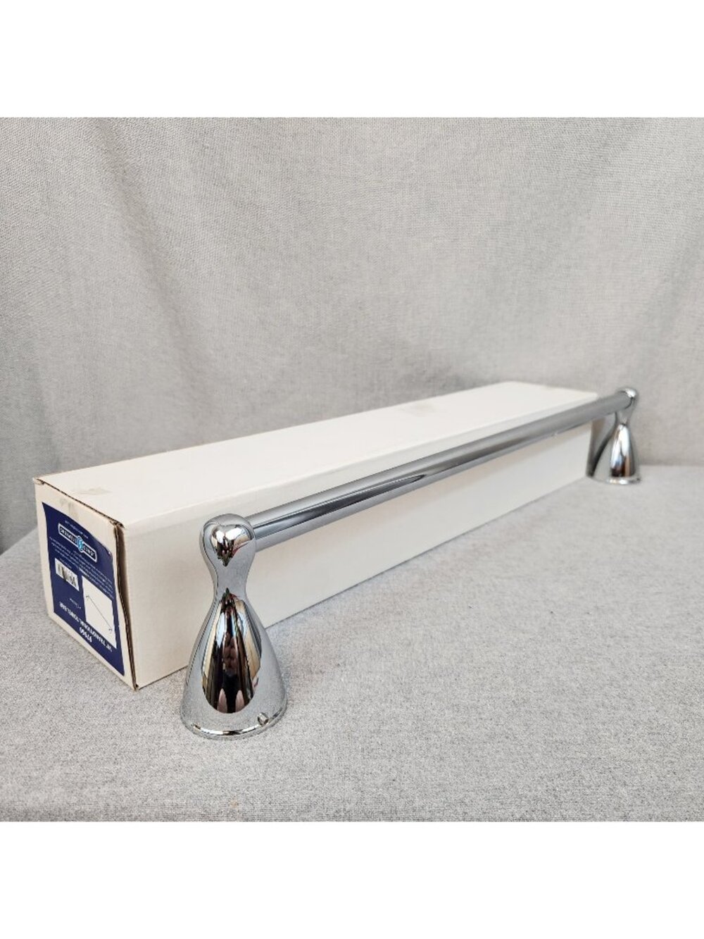 Jones Stephens 18" Transitional Towel Bar NEW Polished Chrome Finish 97960